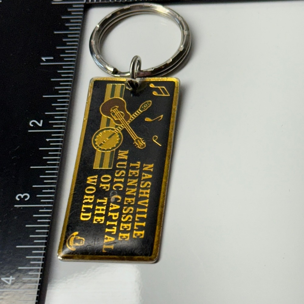 Nashville Tennessee Music Capital of‎ the World Guitar Banjo Keychain Souvenir